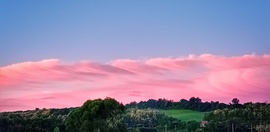 Rózsaszín reggeli felhők